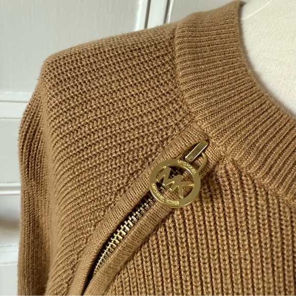NWT Michael Kors Women’s Classic Cropped Sweater Double Zippers Dark Camel Small - Picture 3 of 14